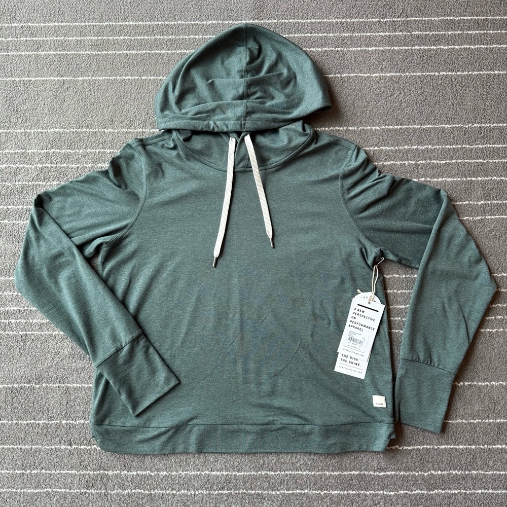 Vuori Halo Essential Hoodie in Kelp Heather